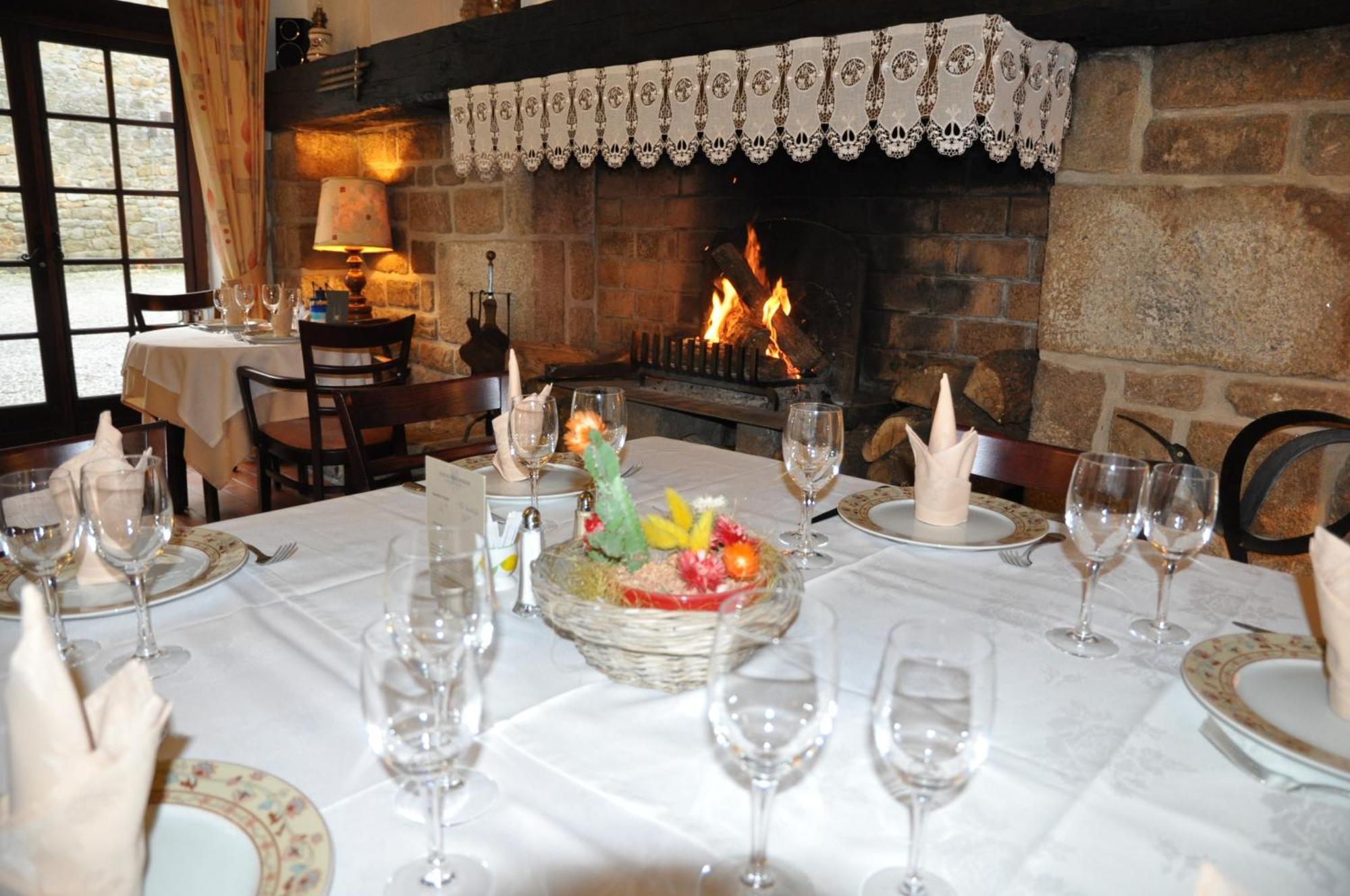 Logis Hotel Et Restaurant Auberge Le Ratelier カルナック エクステリア 写真